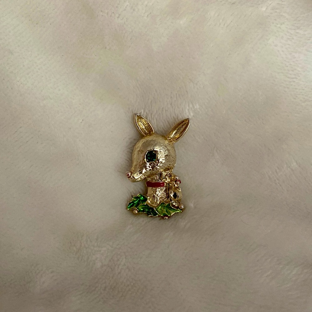 Vintage Christmas doe brooch
